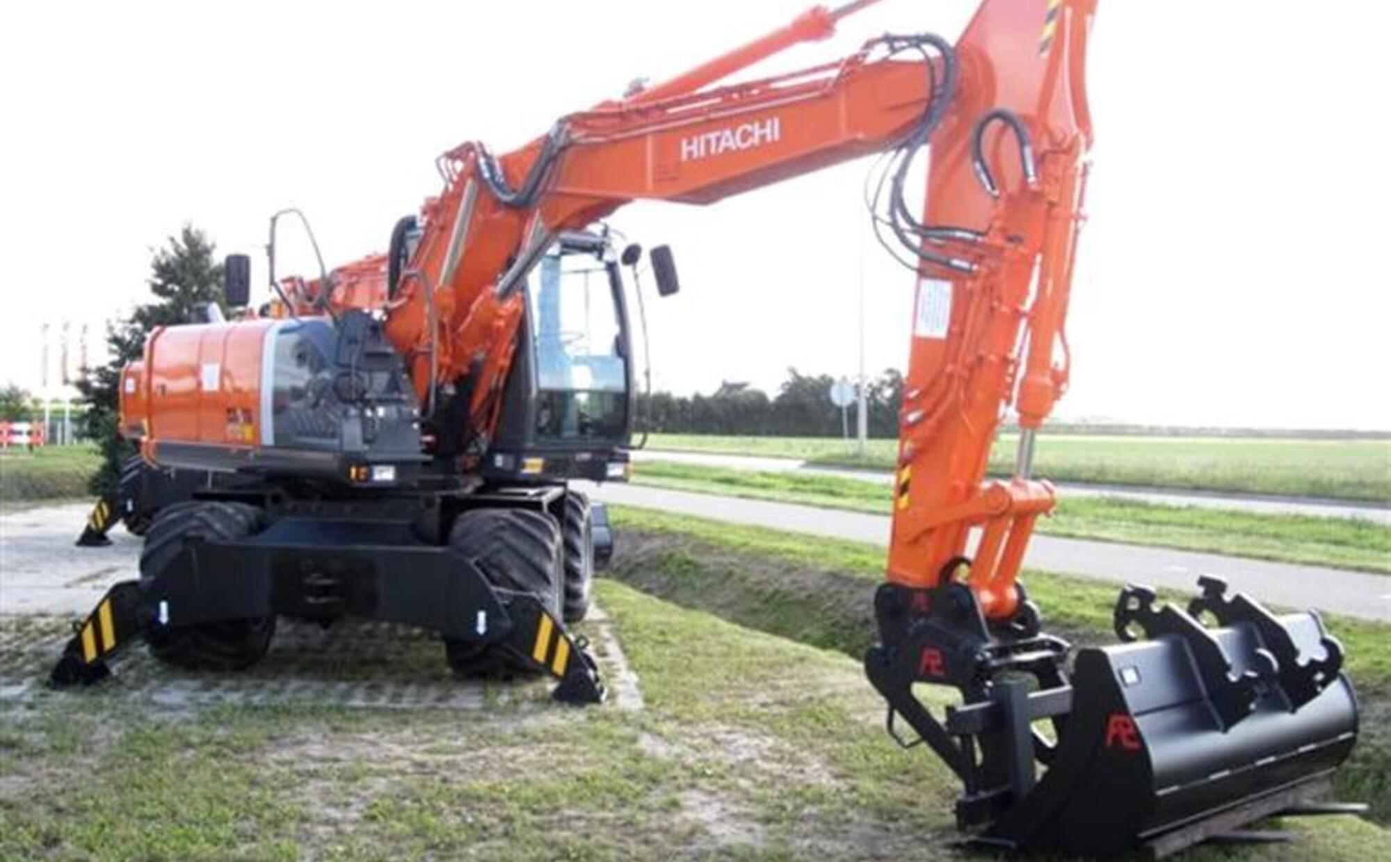 Аренда колесного экскаватора Hitachi ZX170W-3