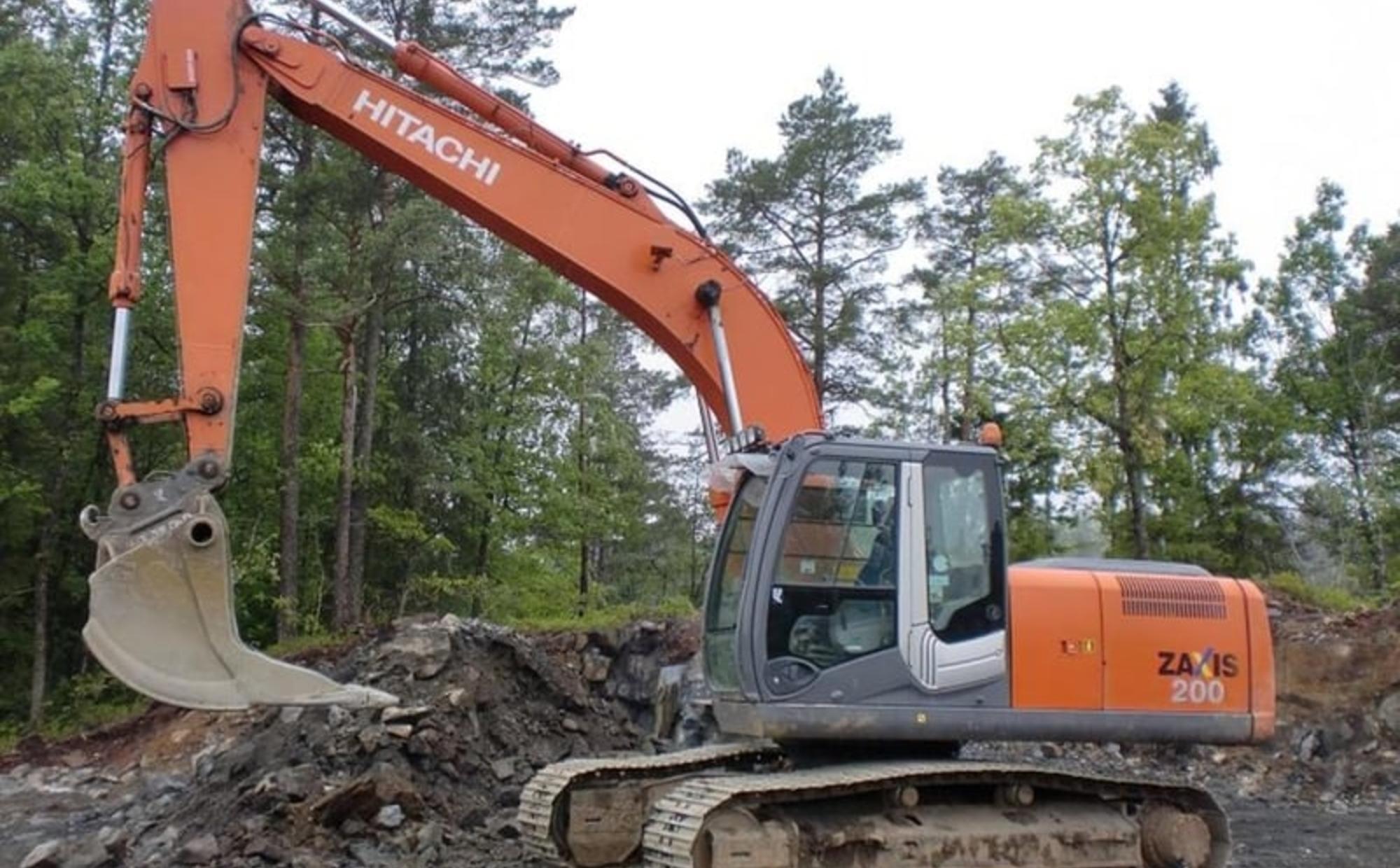 Хитачи 200. Экскаватор Hitachi zx200. Гусеничный экскаватор Hitachi zx200lc. Хитачи 210 гусеничный. Гусеничный экскаватор Хитачи 200.