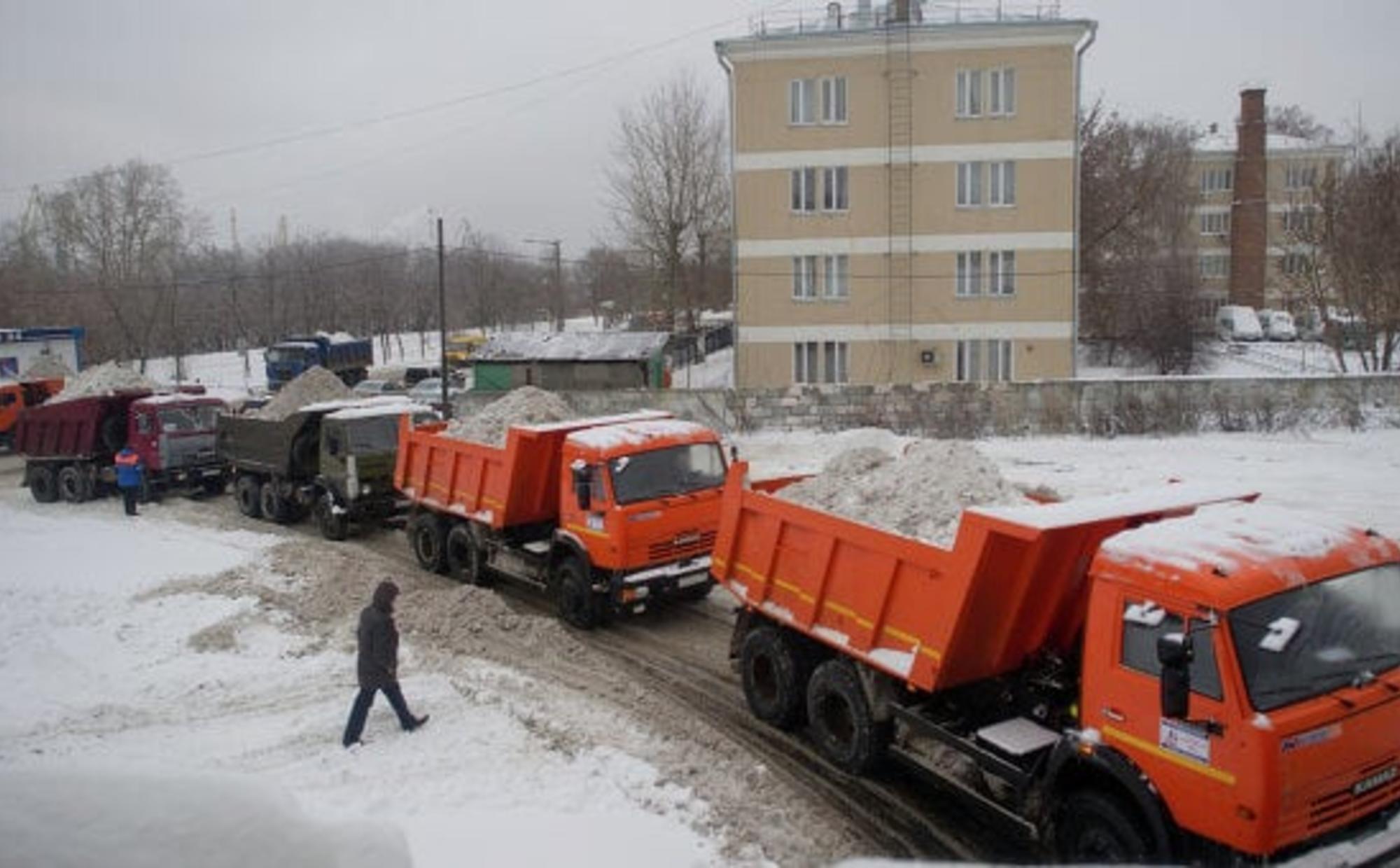 Уборка снега в Минске от компании БауАренда