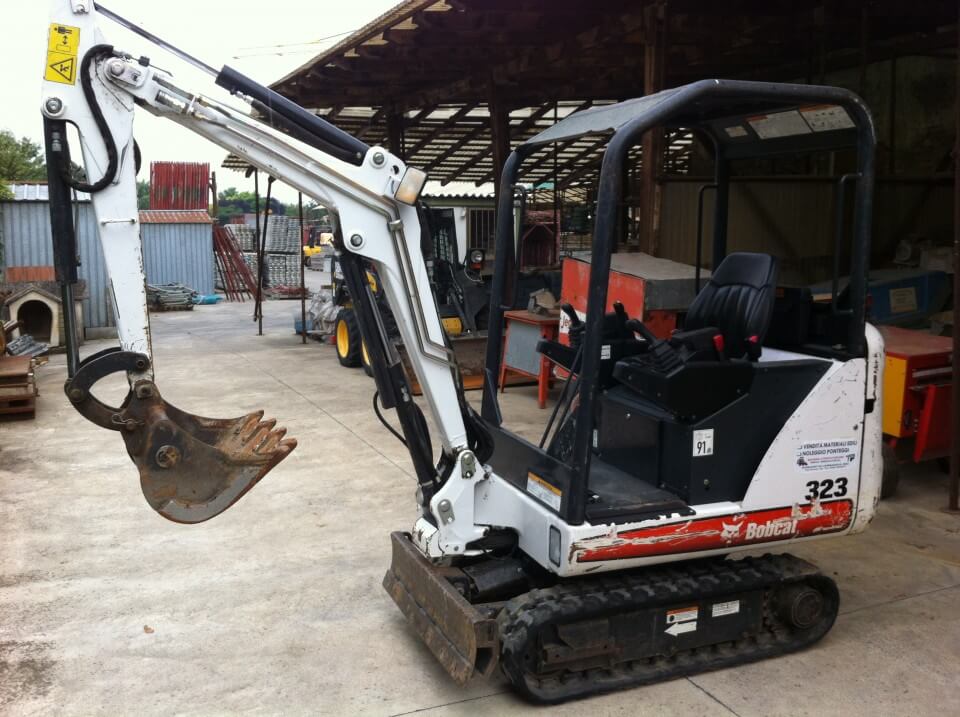 Аренда мини-экскаватора BobCat 323