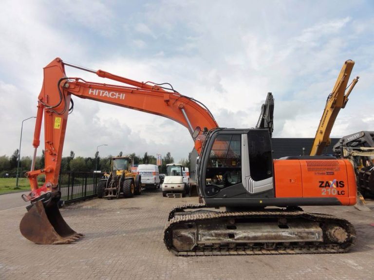 Аренда полуболотного гусеничного экскаватора Hitachi ZX210LCK-3