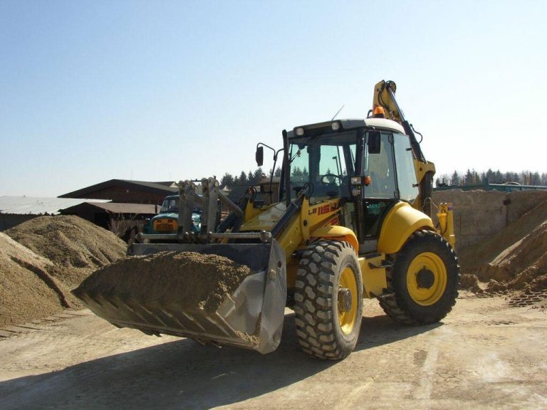 Аренда экскаватора-погрузчика New Holland LB115B