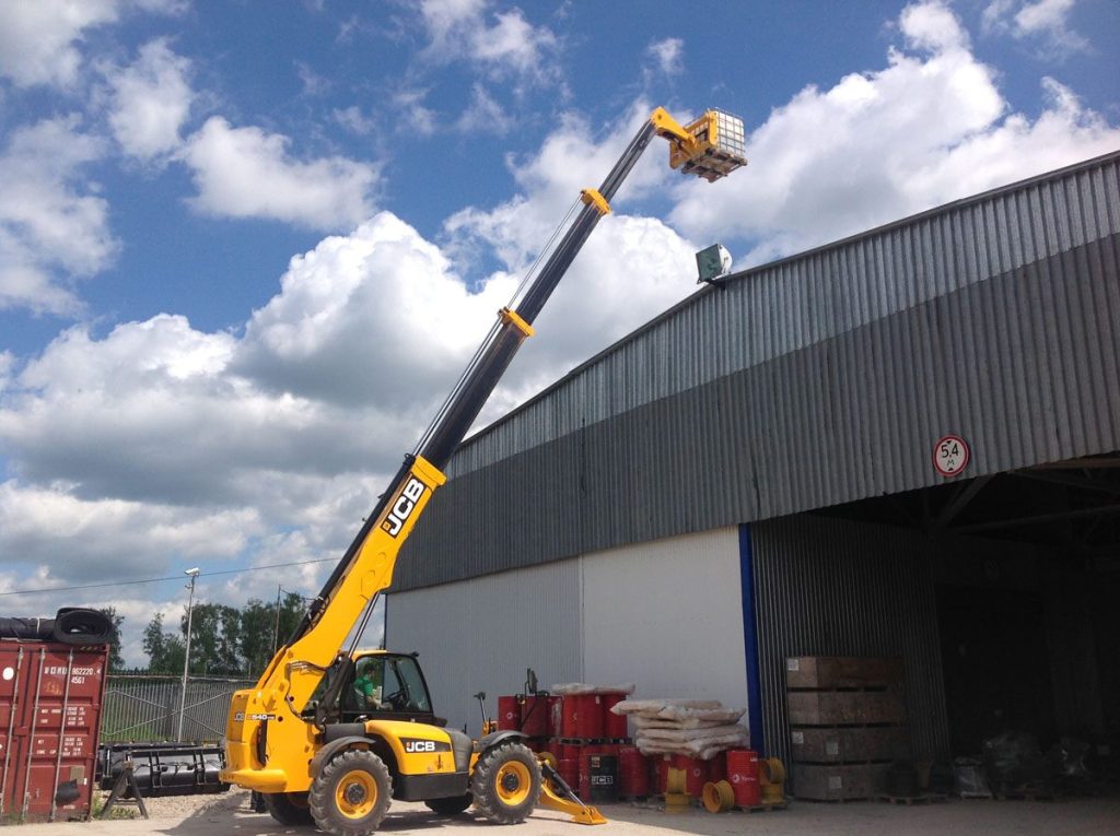 Аренда телескопического погрузчика JCB 540-170 — фото 3