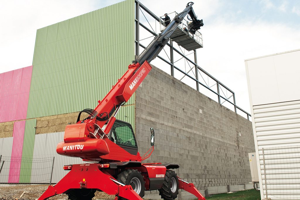 Аренда телескопического погрузчика Manitou MRT 2150 (поворотный) — фото 2