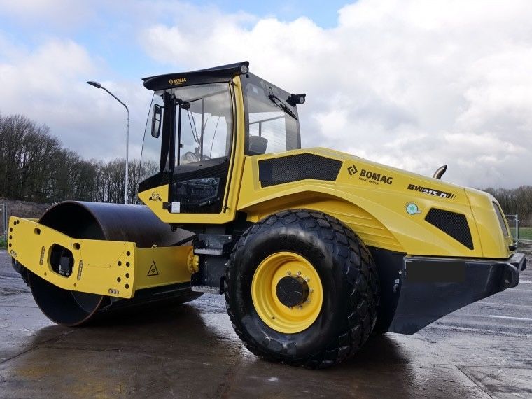 Аренда грунтового катка Bomag BW213