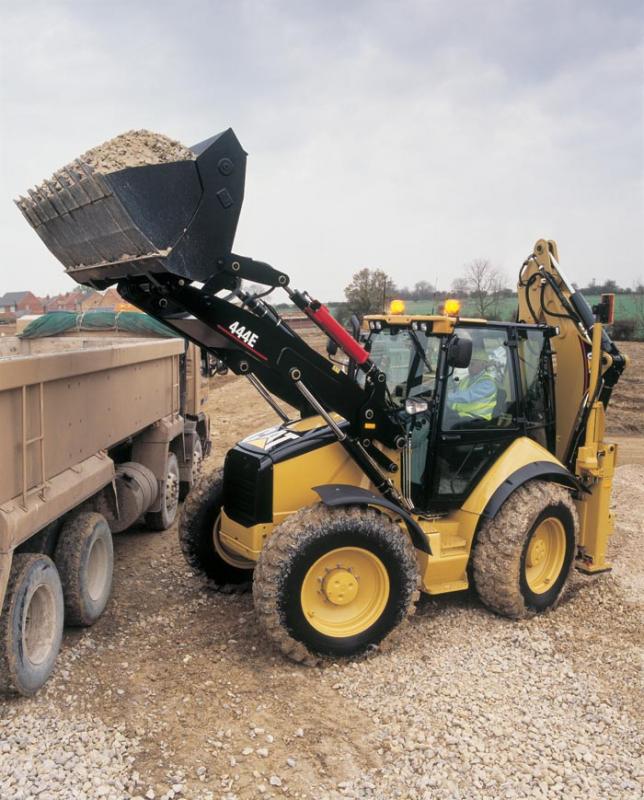 Аренда экскаватора-погрузчика Caterpillar 444