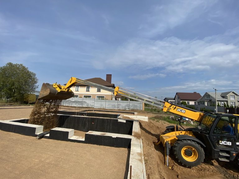 Аренда телескопического погрузчика JCB 535-140